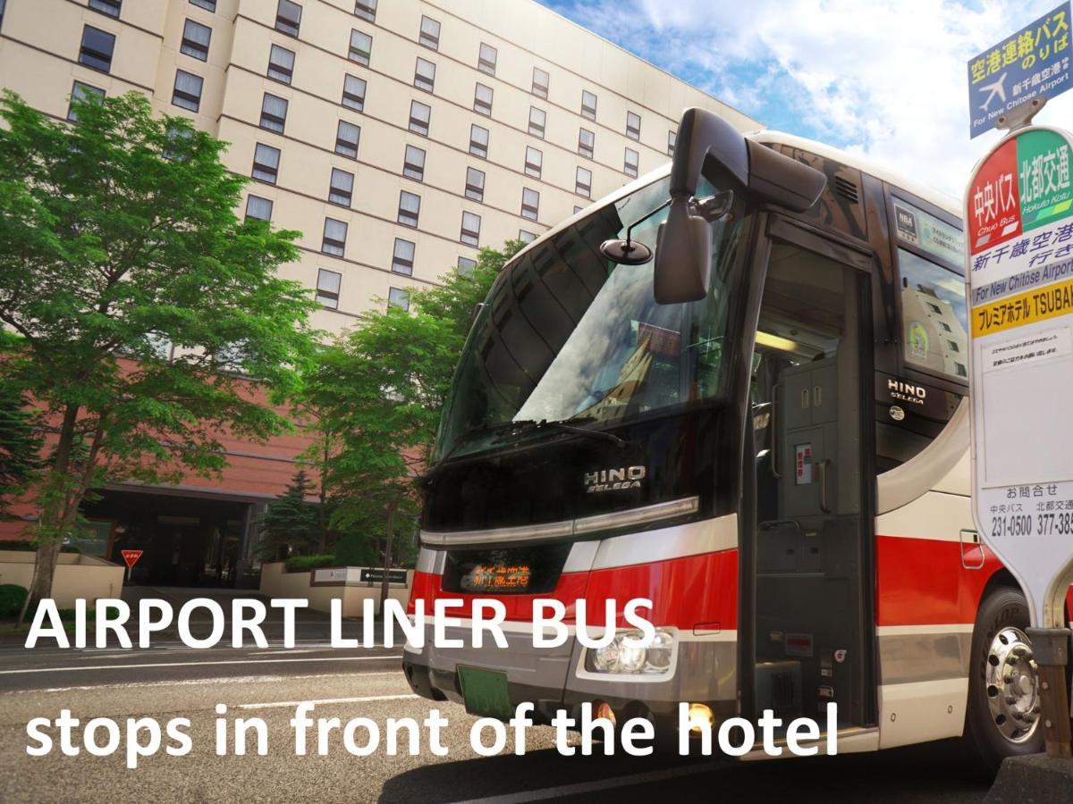 Premier Hotel -Tsubaki- Sapporo Buitenkant foto Port Liner Bus stops in front of the hotel