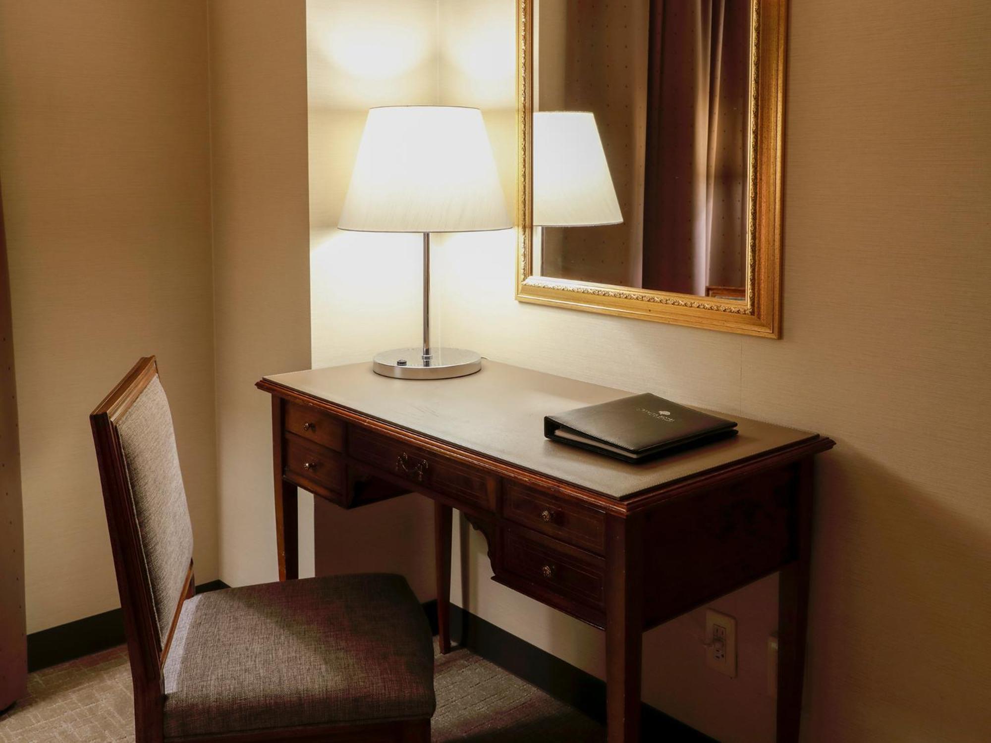 Premier Hotel -Tsubaki- Sapporo Buitenkant foto A writing desk